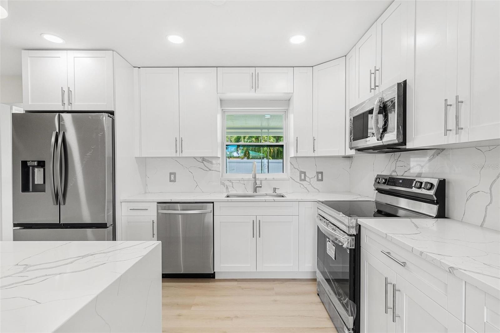 Image 5 of 23 For 10971 90th Avenue