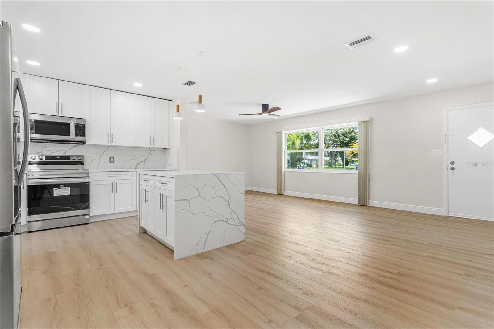 Image 6 of 23 For 10971 90th Avenue
