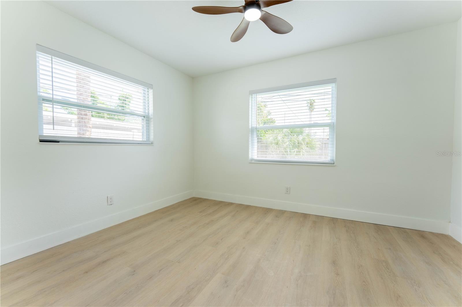 Image 15 of 35 For 4011 Helena Street Ne