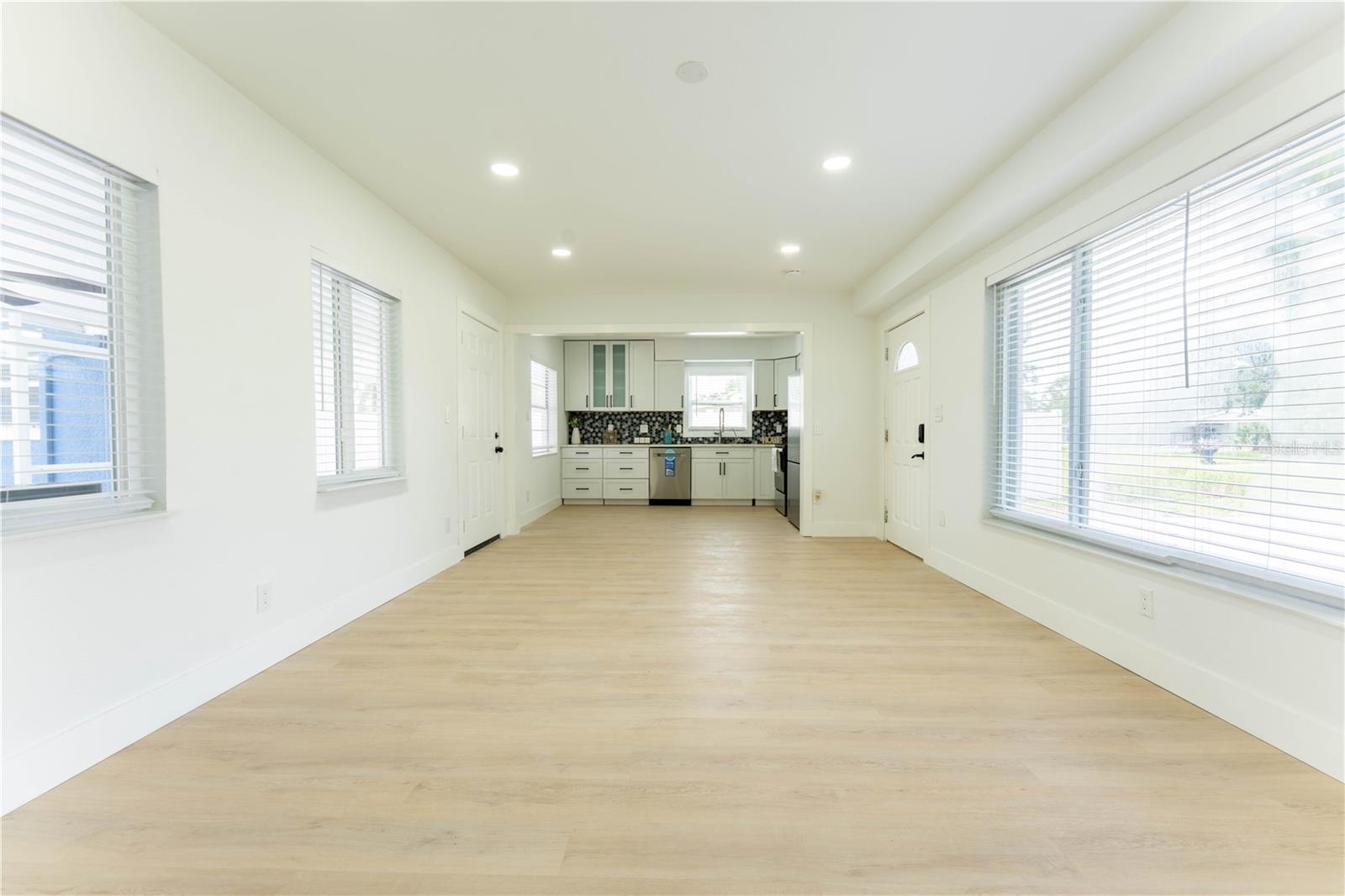 Image 5 of 35 For 4011 Helena Street Ne