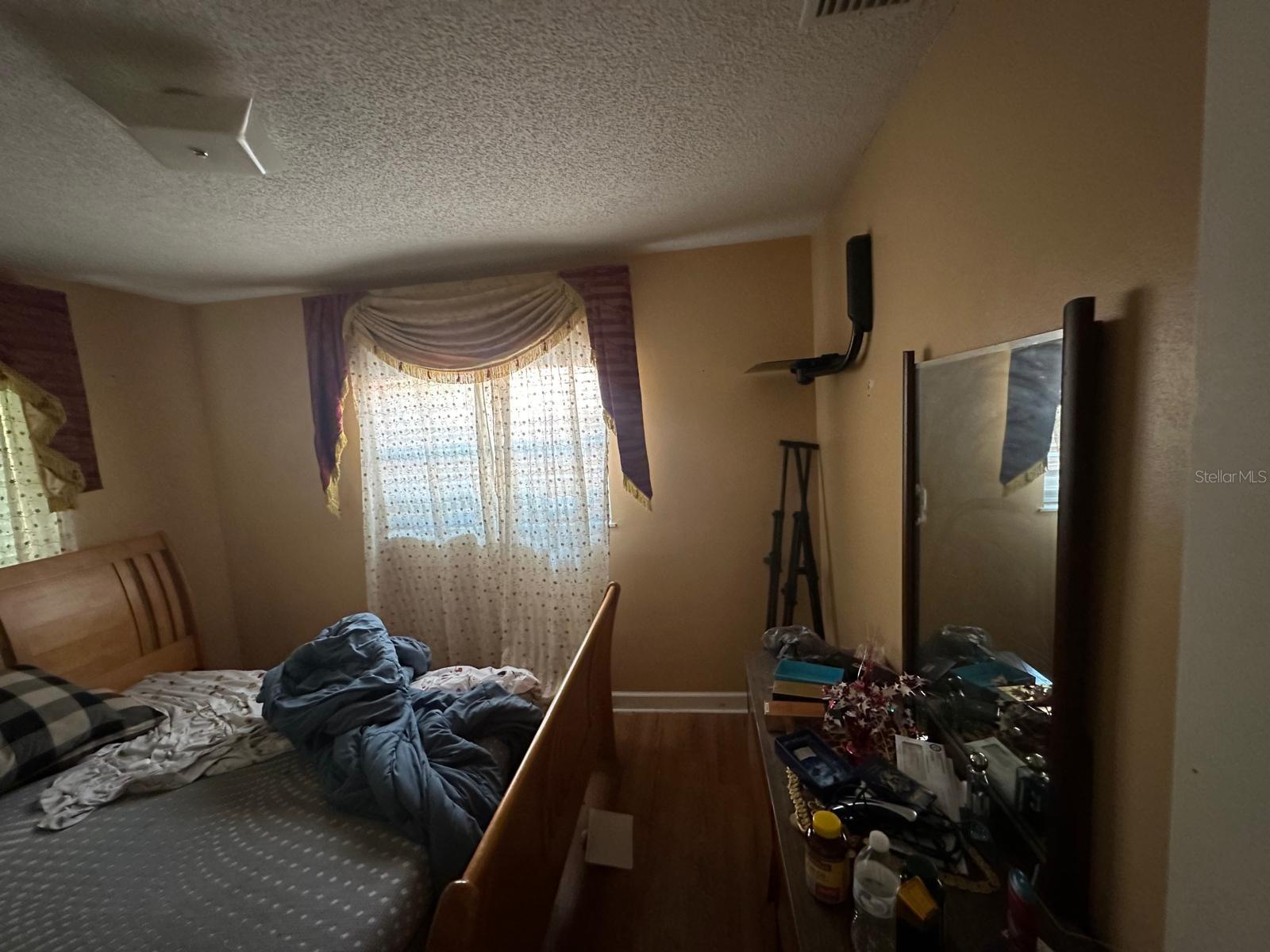 Image 15 of 16 For 2113 Greenbriar Boulevard