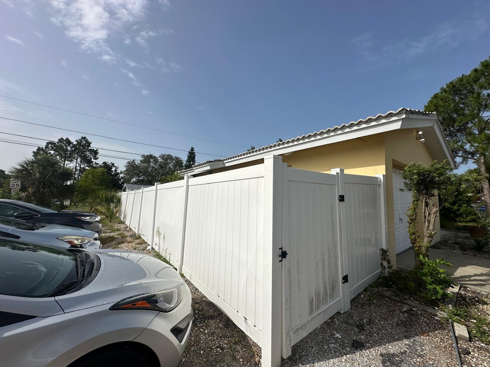 Image 3 of 16 For 2113 Greenbriar Boulevard