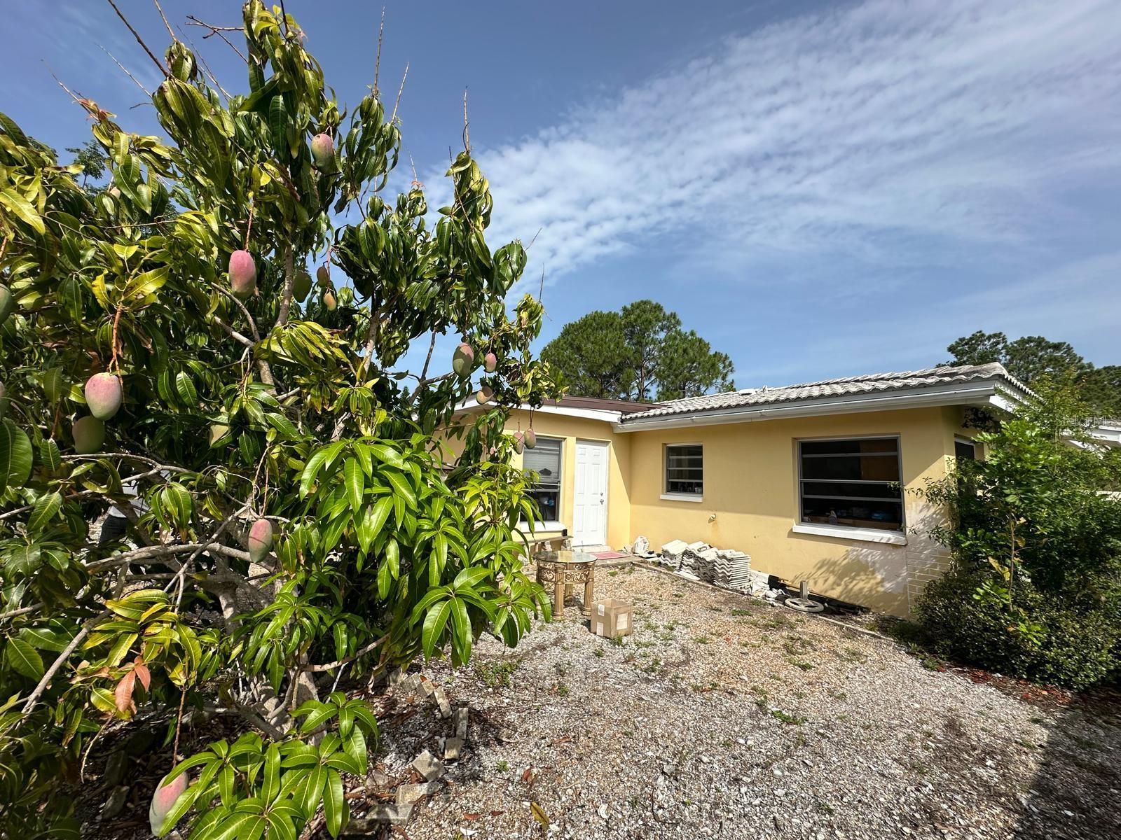 Image 5 of 16 For 2113 Greenbriar Boulevard