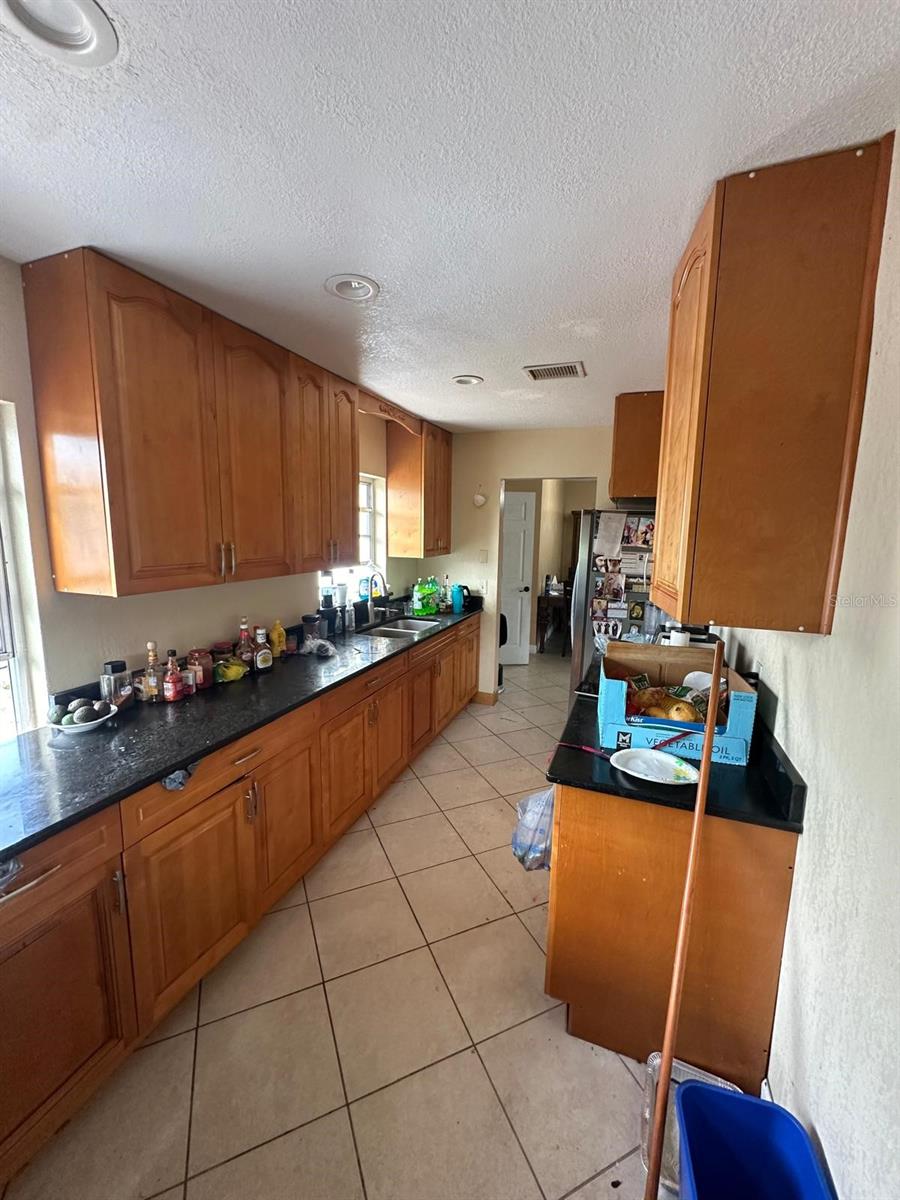 Image 7 of 16 For 2113 Greenbriar Boulevard