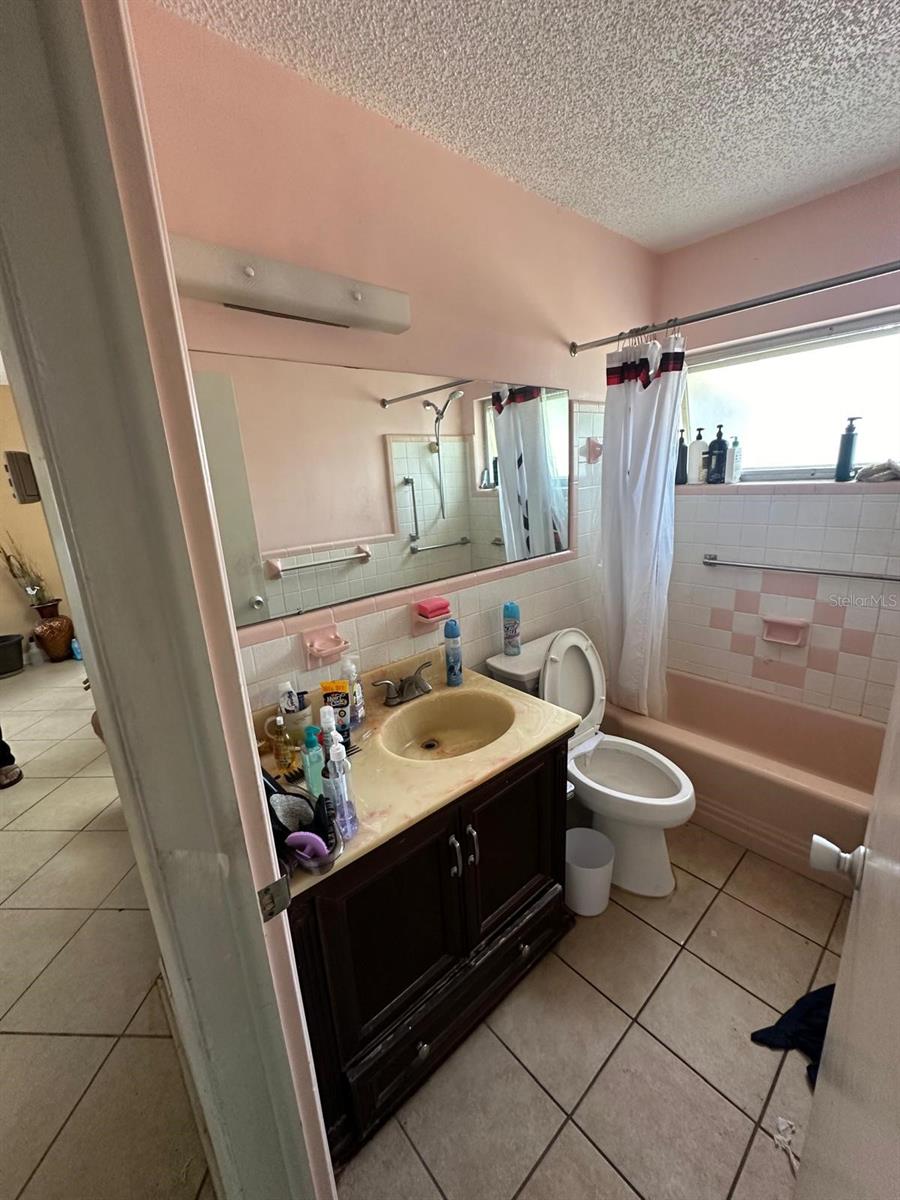 Image 9 of 16 For 2113 Greenbriar Boulevard