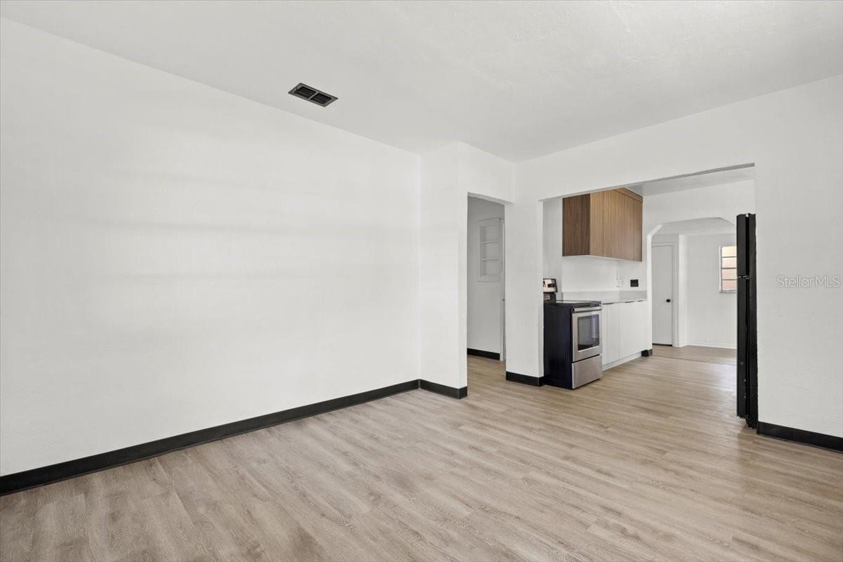 Image 8 of 16 For 1512 Hillside Dr