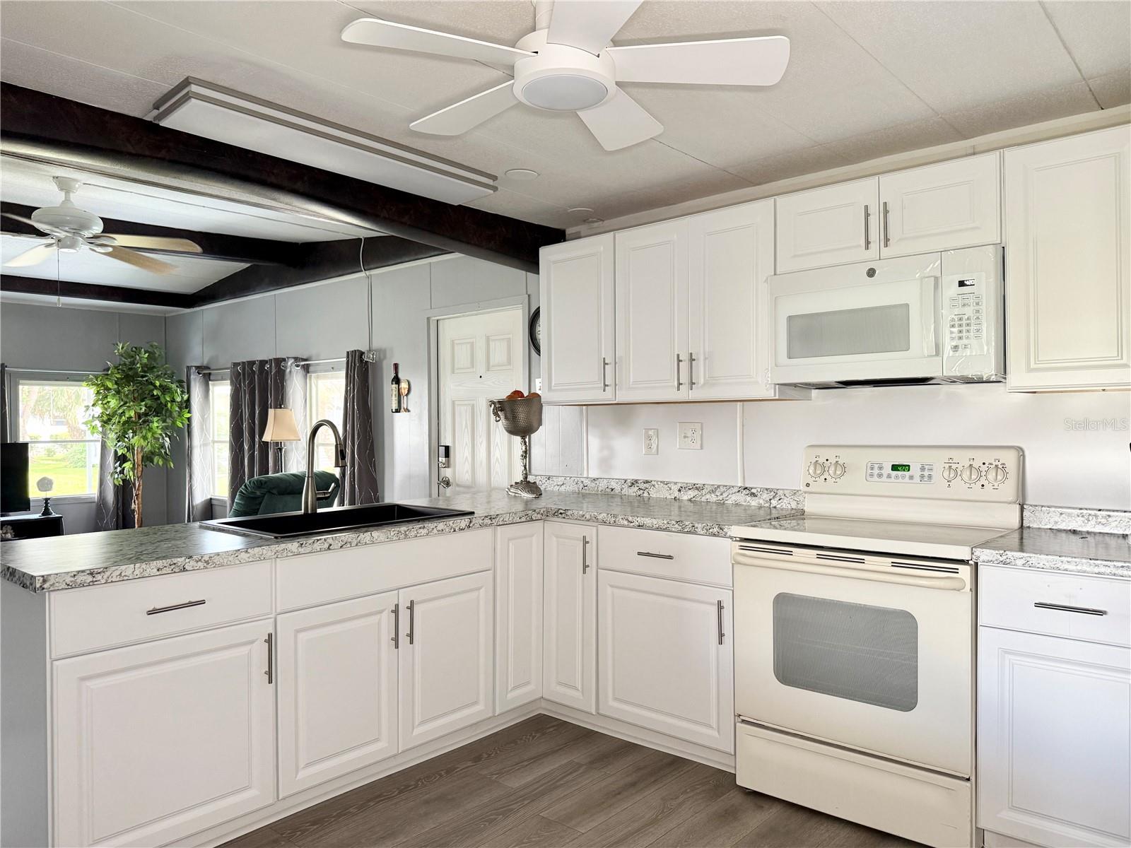 Image 10 of 30 For 34543 Sweetpea Ln