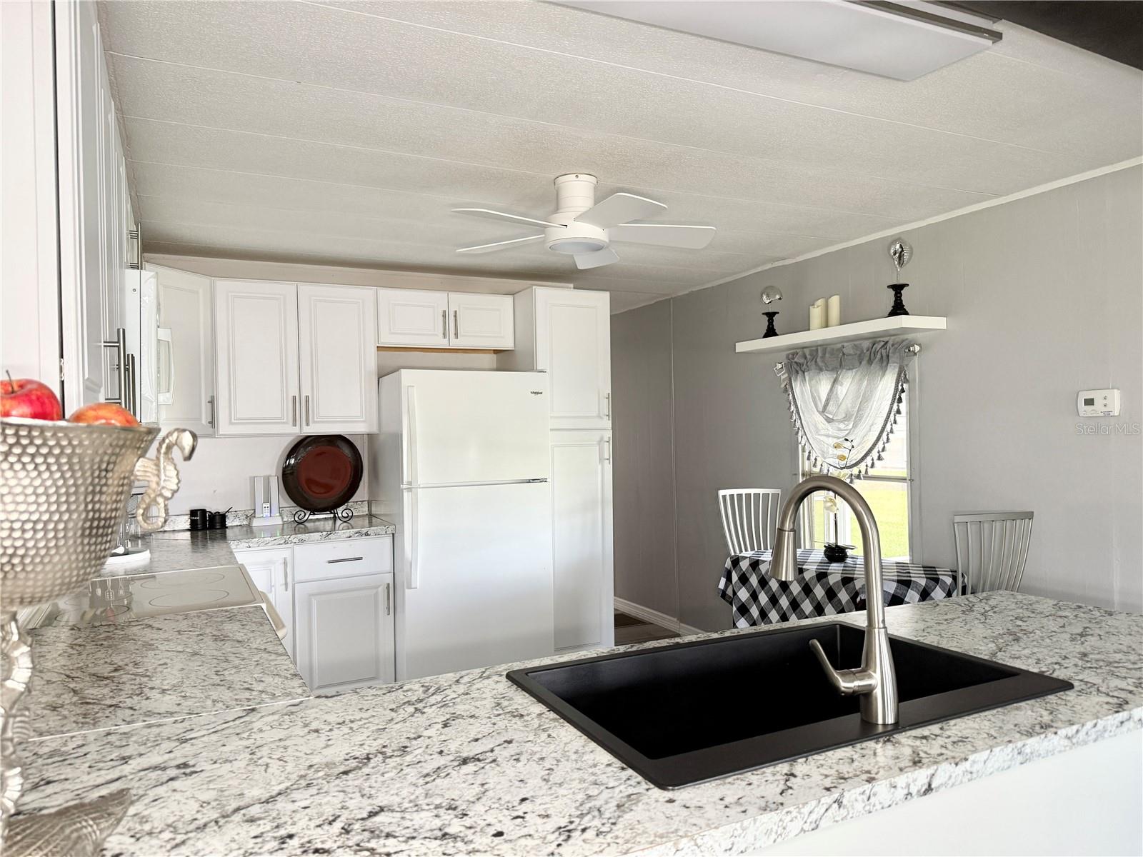 Image 6 of 30 For 34543 Sweetpea Ln