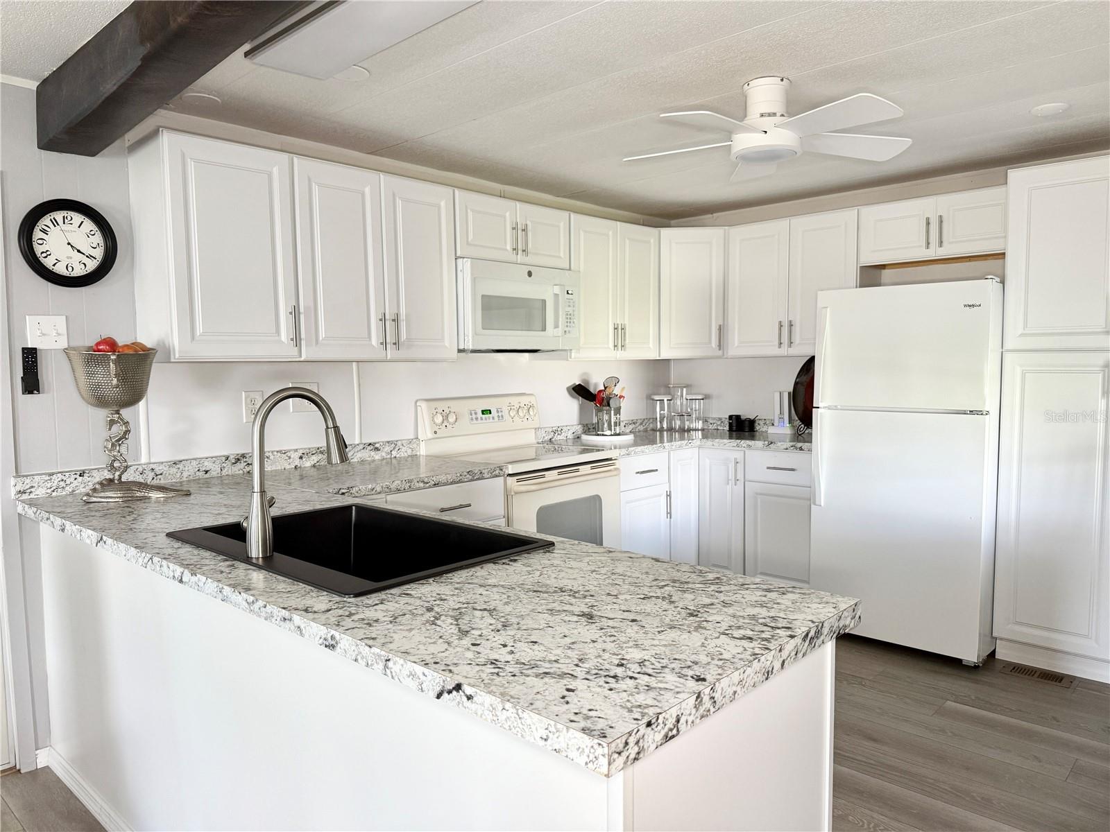 Image 7 of 30 For 34543 Sweetpea Ln