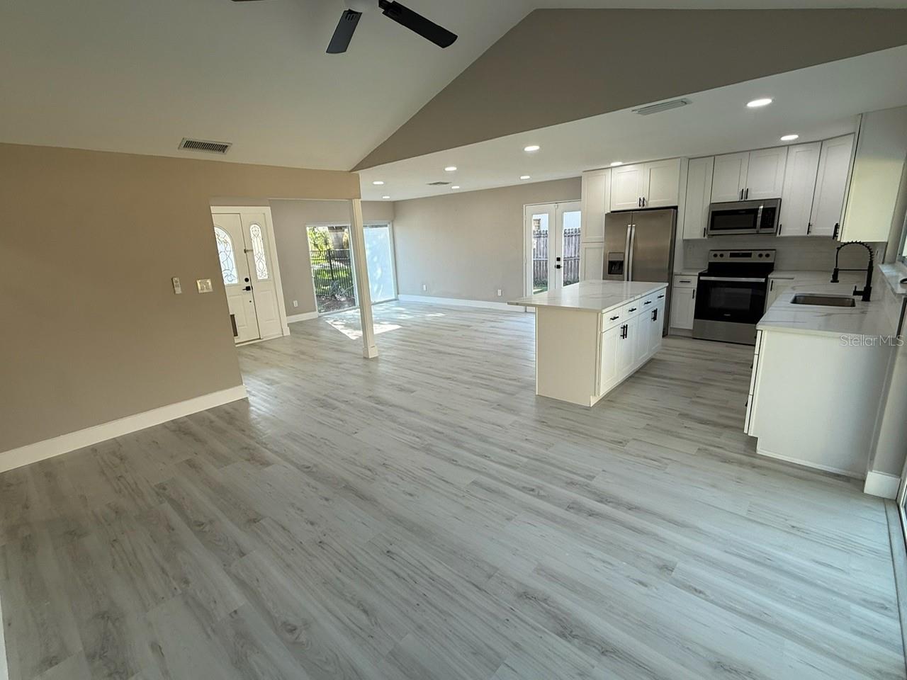 Image 4 of 15 For 10999 Del Prado Drive E