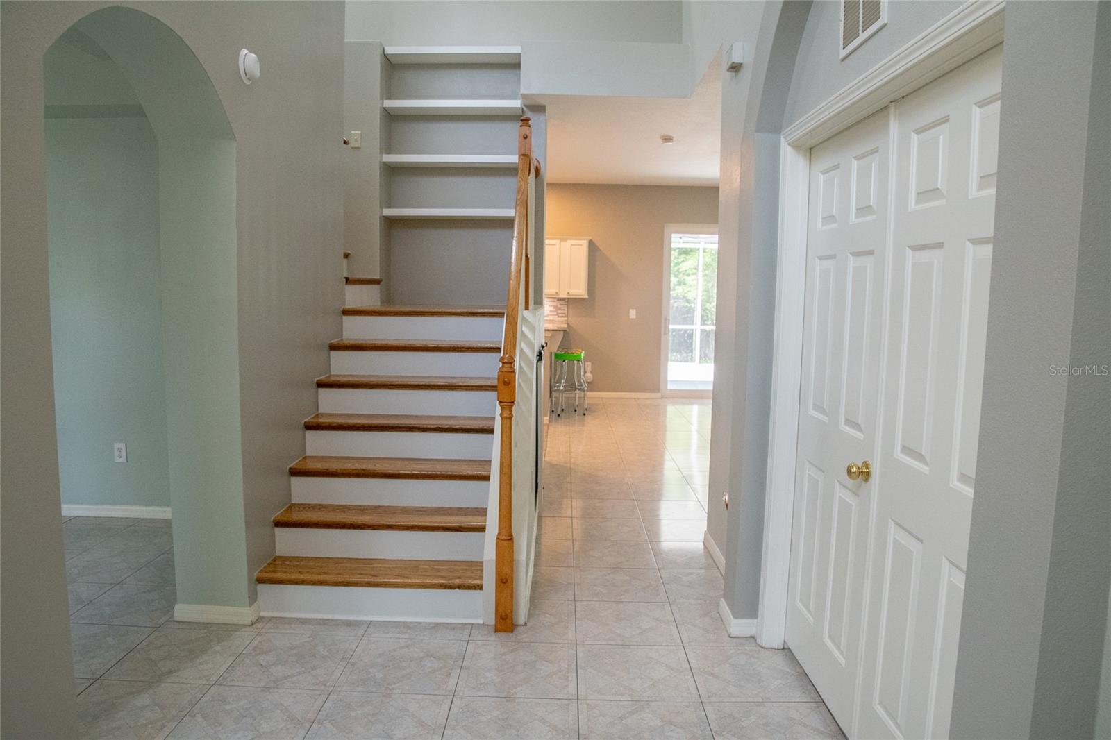 Image 10 of 100 For 25435 Bruford Boulevard