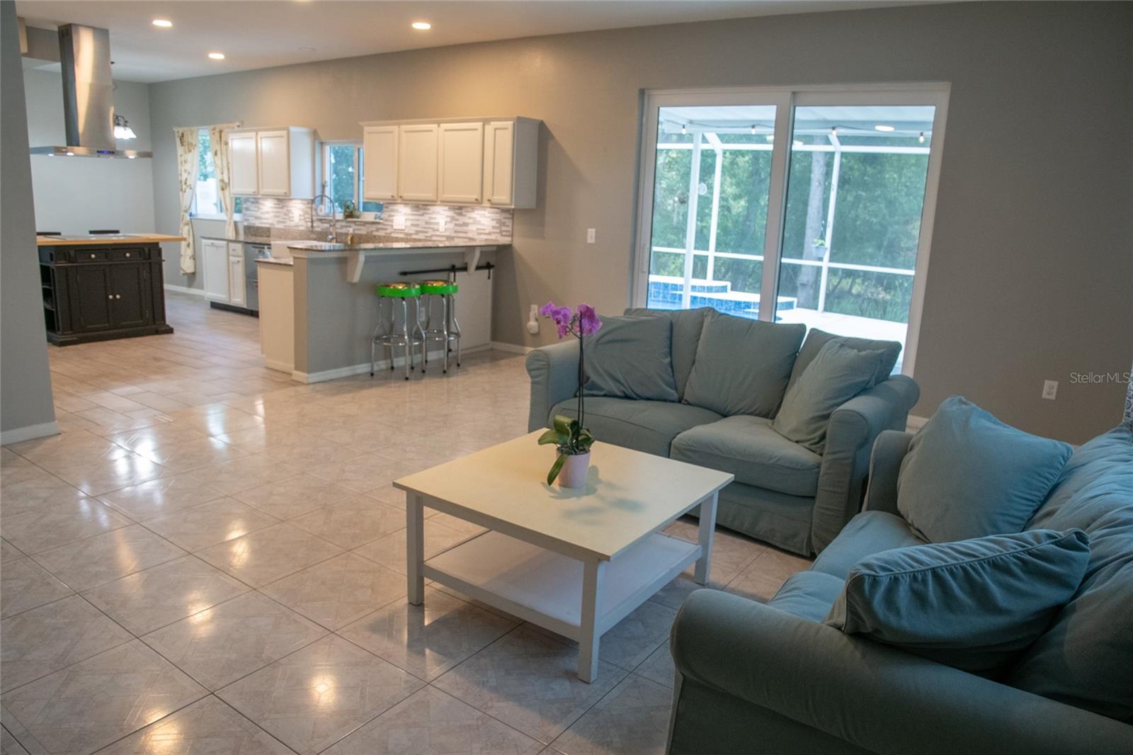 Image 13 of 100 For 25435 Bruford Boulevard