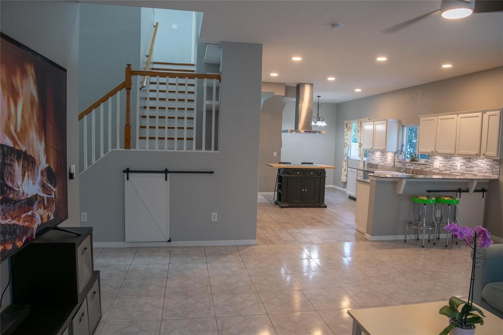 Image 14 of 100 For 25435 Bruford Boulevard