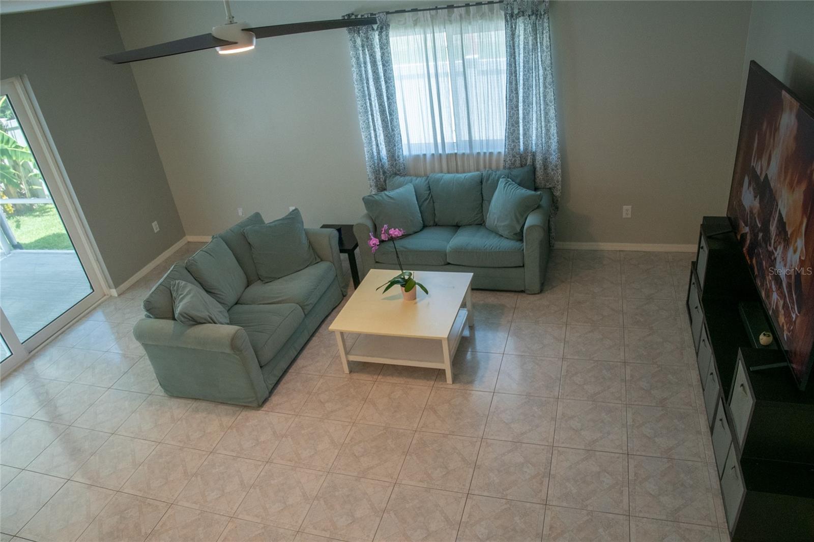 Image 17 of 100 For 25435 Bruford Boulevard