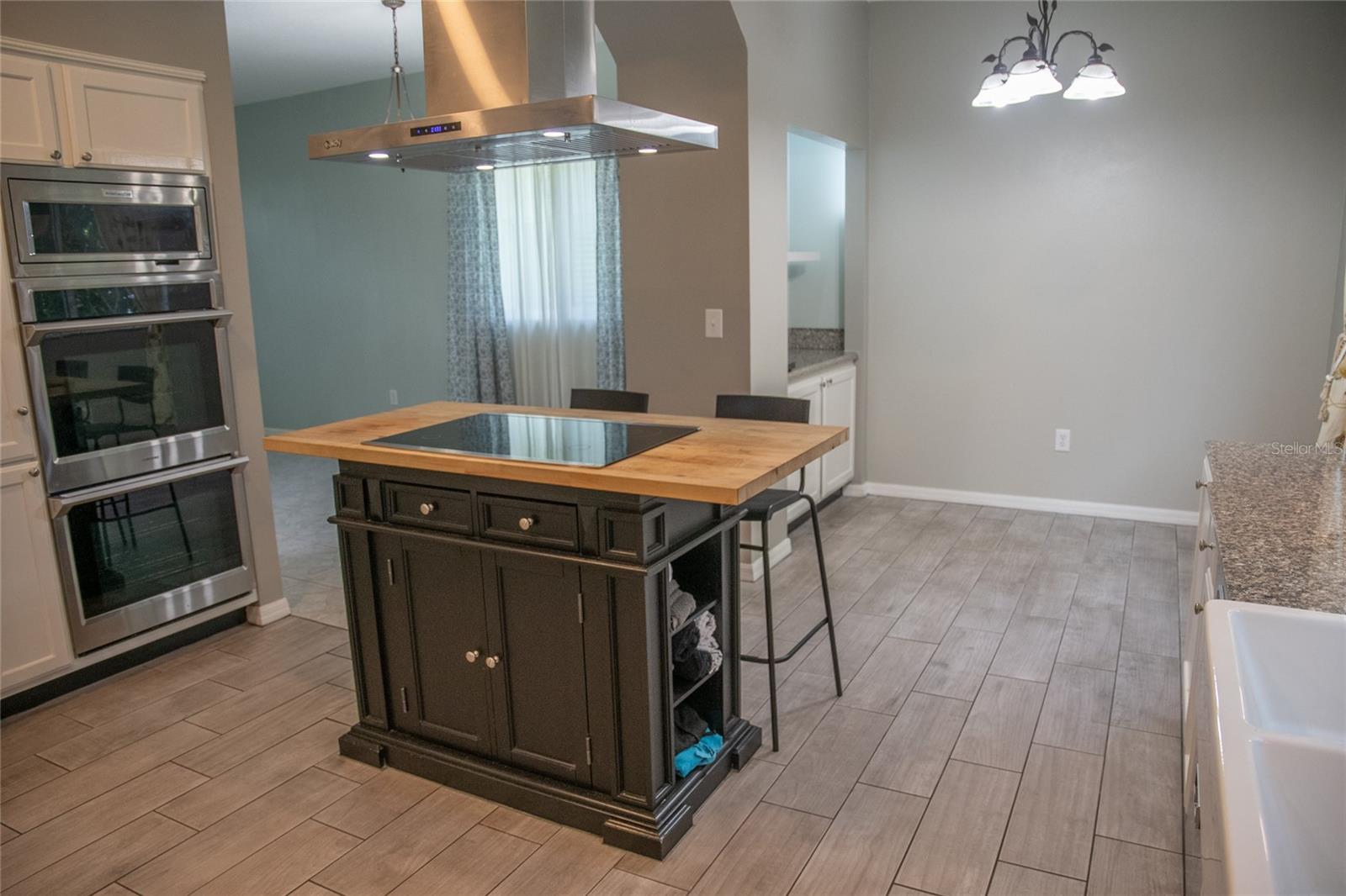 Image 19 of 100 For 25435 Bruford Boulevard