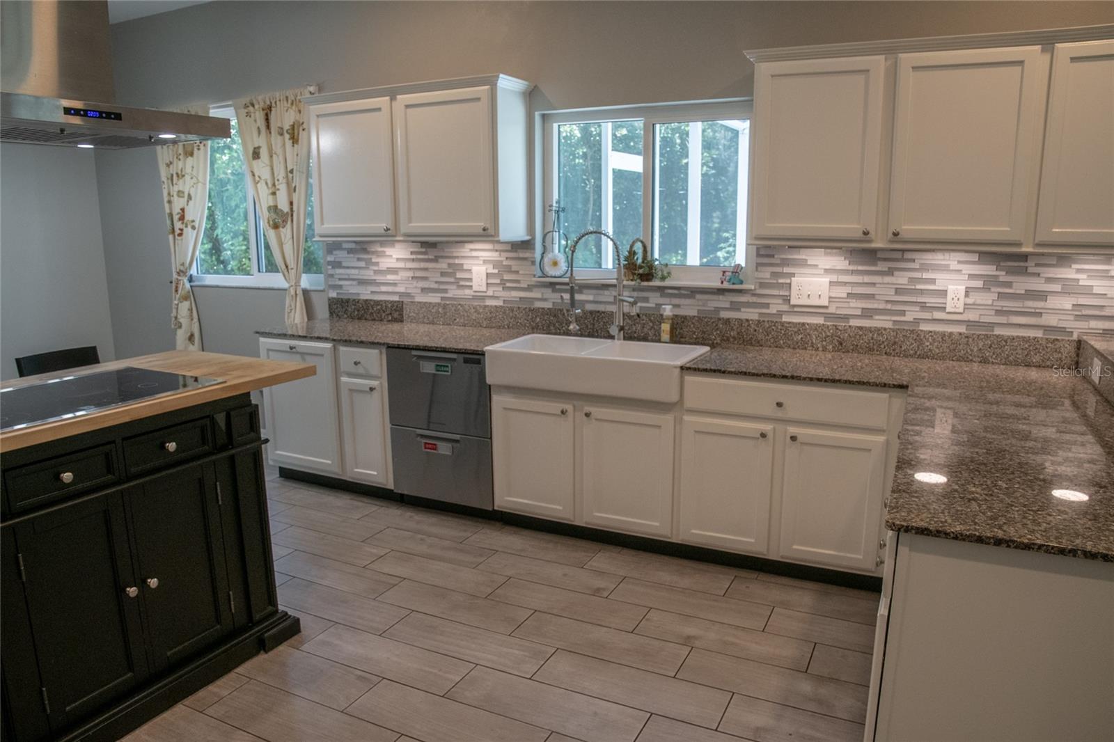 Image 29 of 100 For 25435 Bruford Boulevard