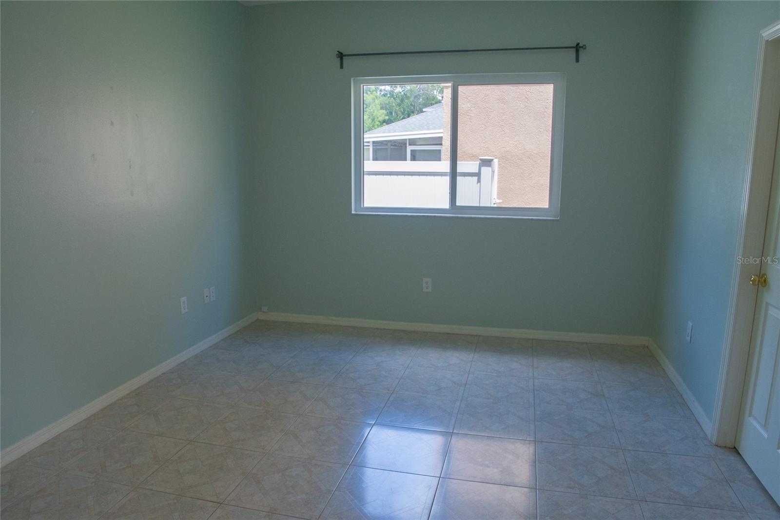 Image 37 of 100 For 25435 Bruford Boulevard