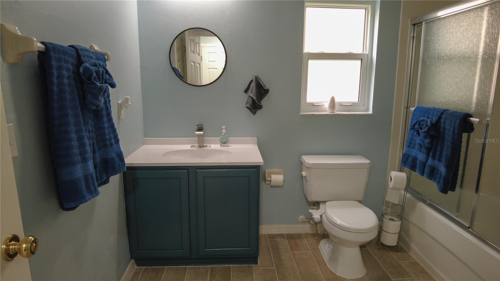 Image 42 of 100 For 25435 Bruford Boulevard