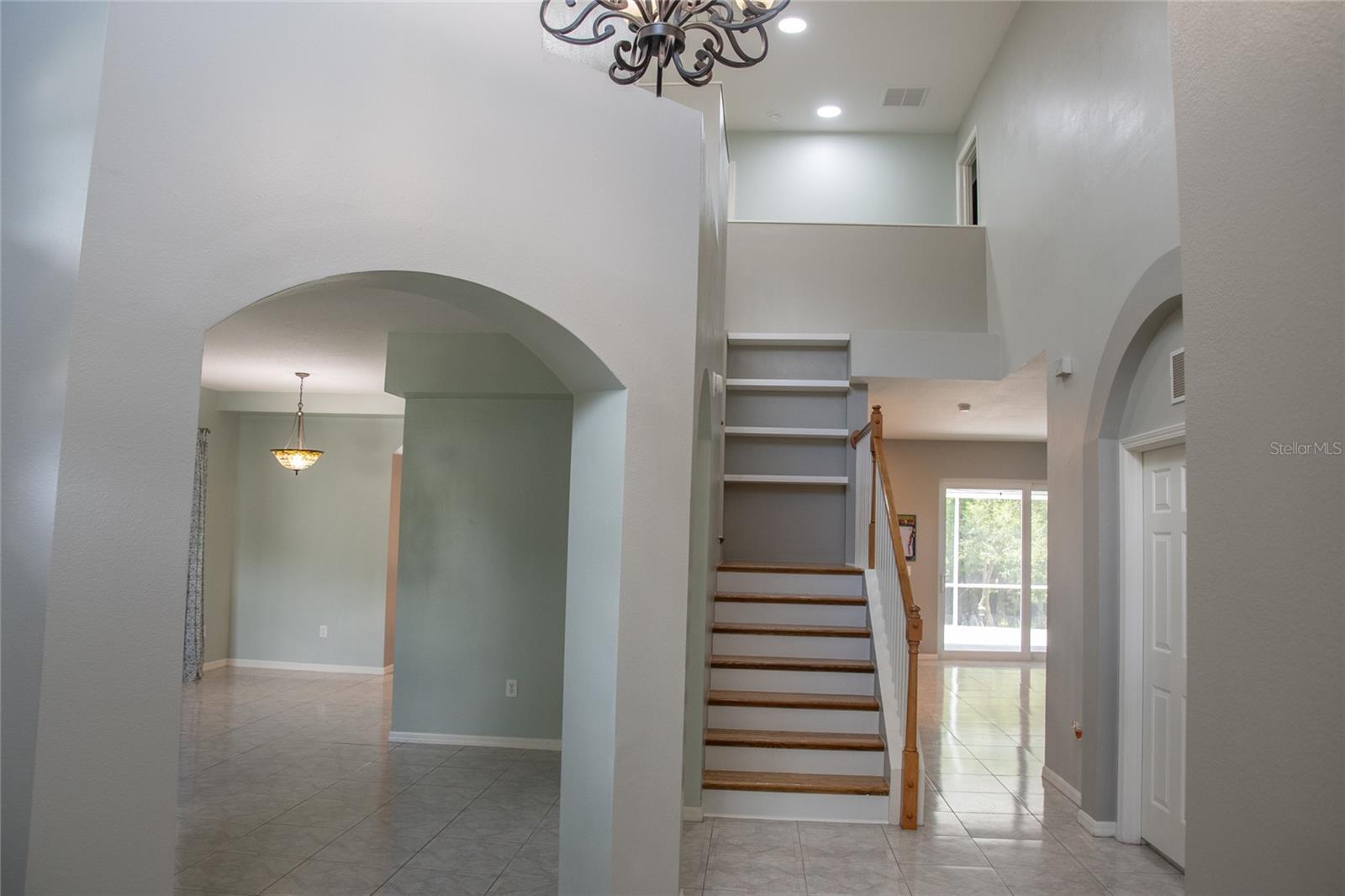 Image 7 of 100 For 25435 Bruford Boulevard