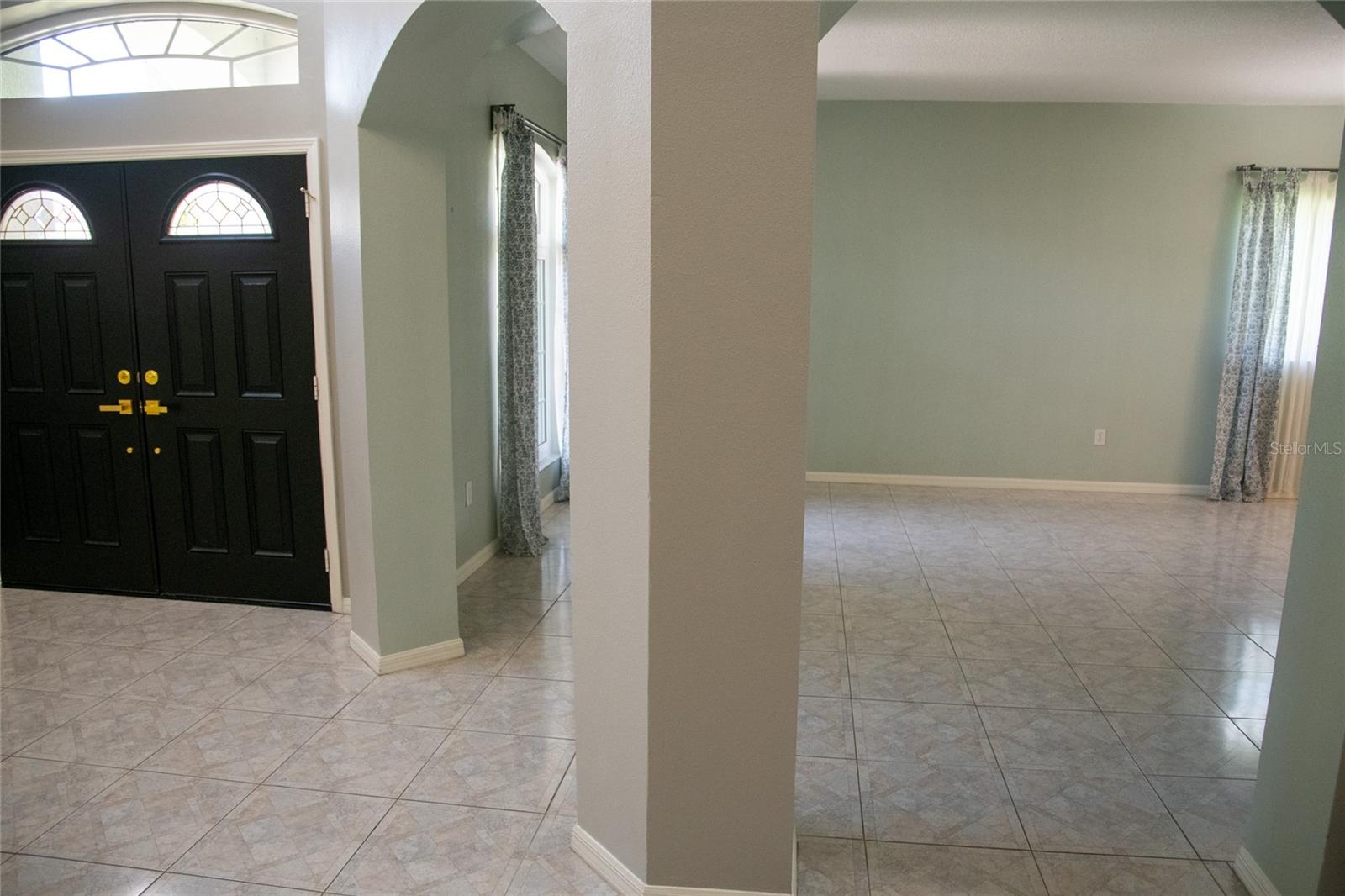 Image 9 of 100 For 25435 Bruford Boulevard