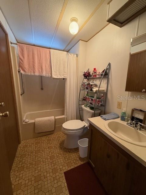 Image 15 of 19 For 8466 Dickens Avenue