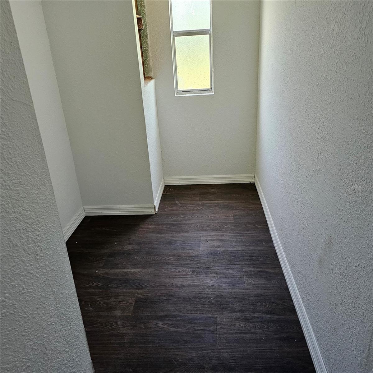 Listing photo id 2 for 2603 Ince Drive
