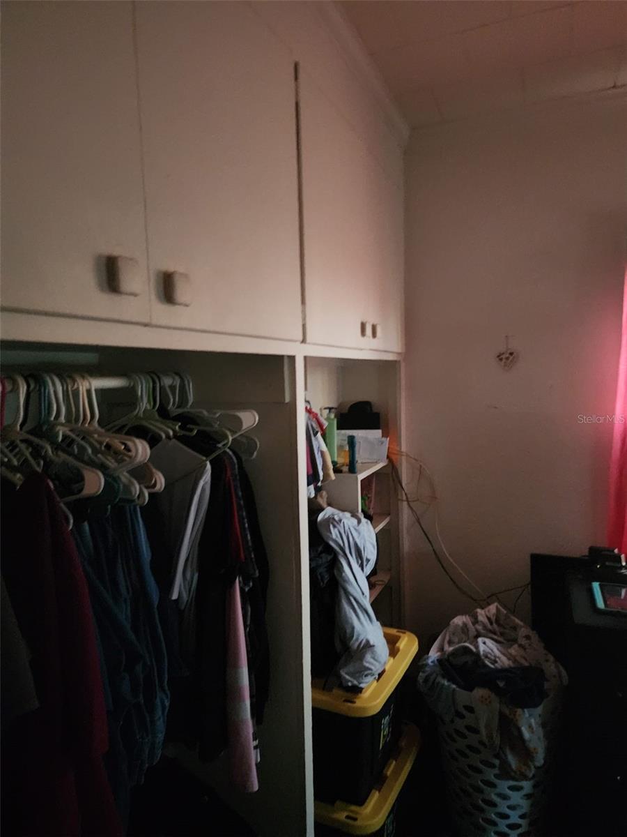 Image 3 of 14 For 516 7th Avenue W 1