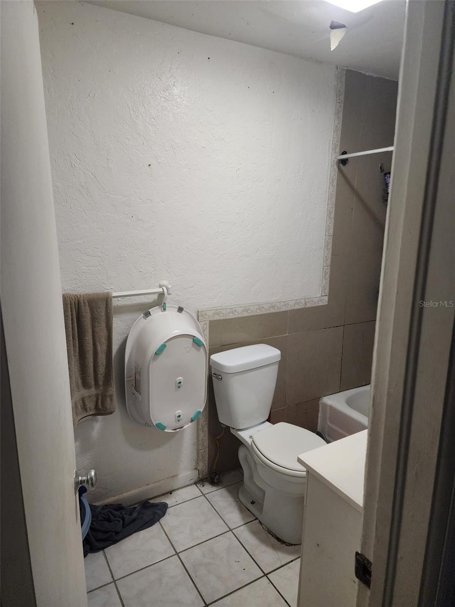 Image 7 of 14 For 516 7th Avenue W 1