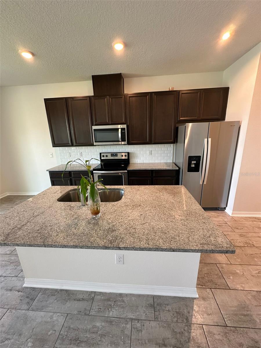 Image 14 of 49 For 11634 Woodleaf Drive