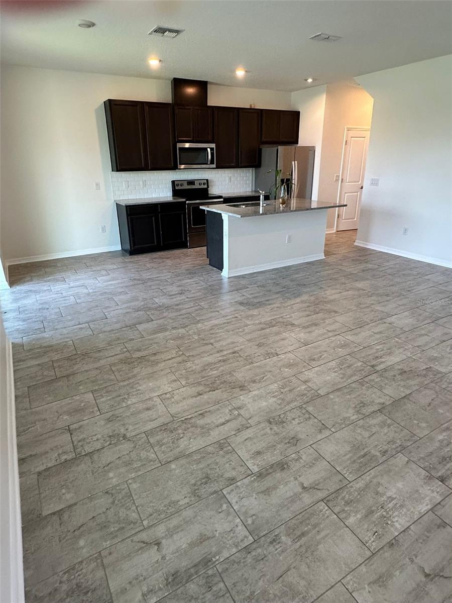 Image 18 of 49 For 11634 Woodleaf Drive