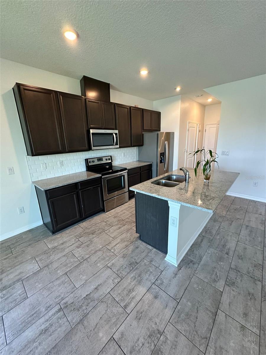 Image 22 of 49 For 11634 Woodleaf Drive