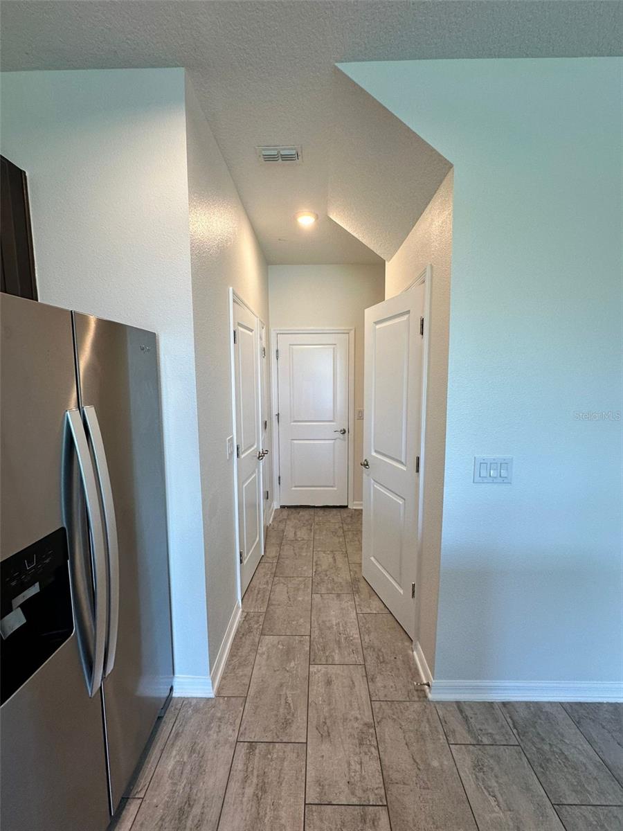 Image 25 of 49 For 11634 Woodleaf Drive
