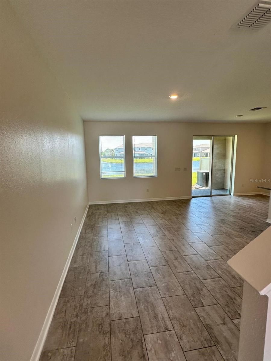 Image 4 of 49 For 11634 Woodleaf Drive