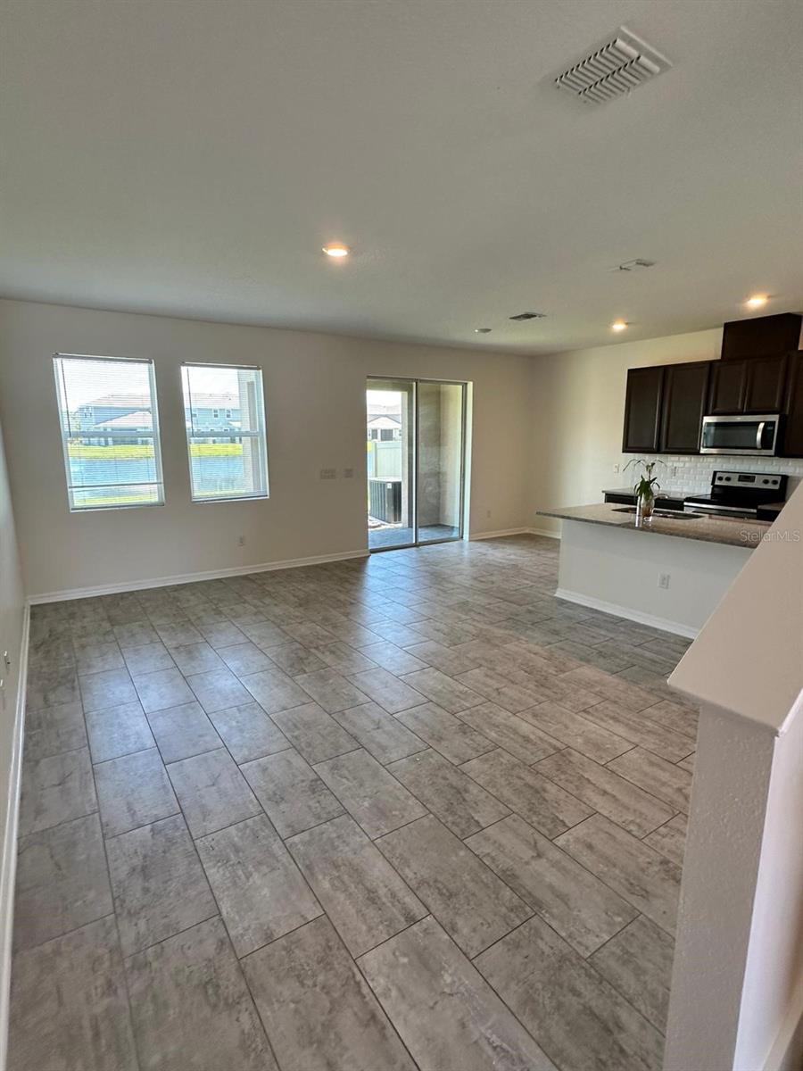 Image 8 of 49 For 11634 Woodleaf Drive