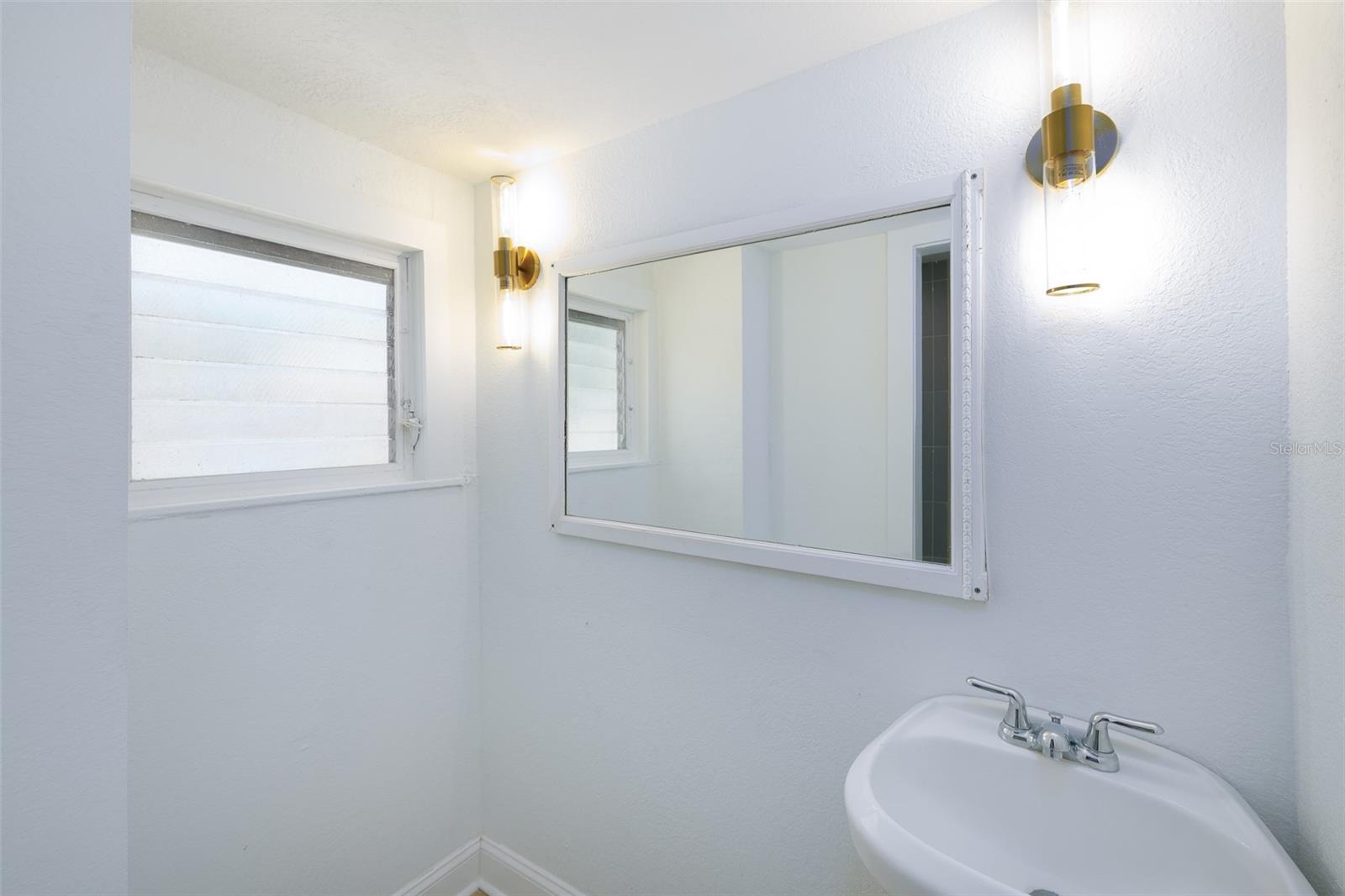 Image 10 of 14 For 618 7th Avenue North  A
