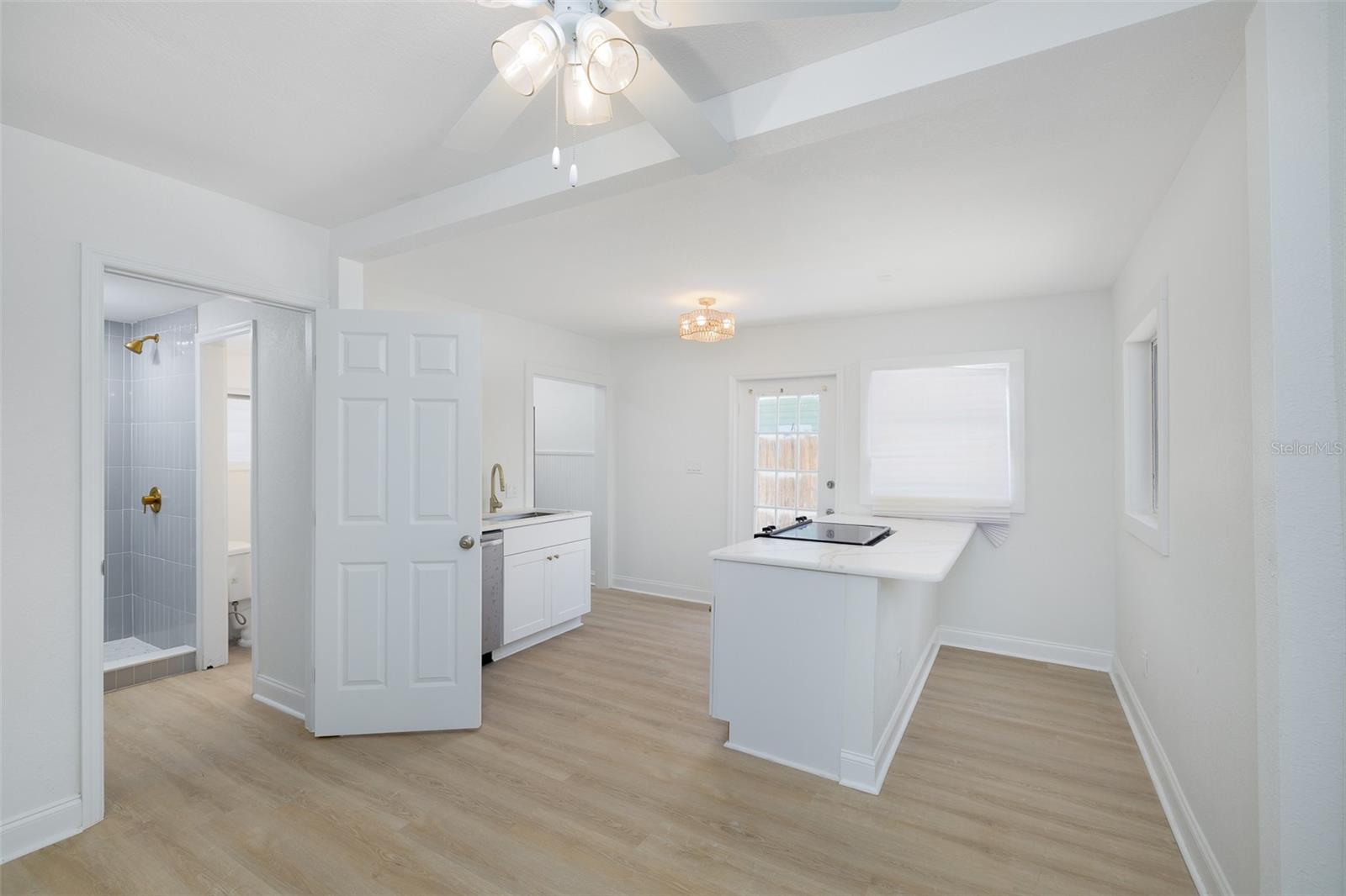 Image 4 of 14 For 618 7th Avenue North  A