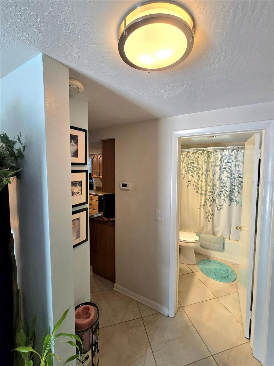 Listing photo id 10 for 7427 Banner Street
