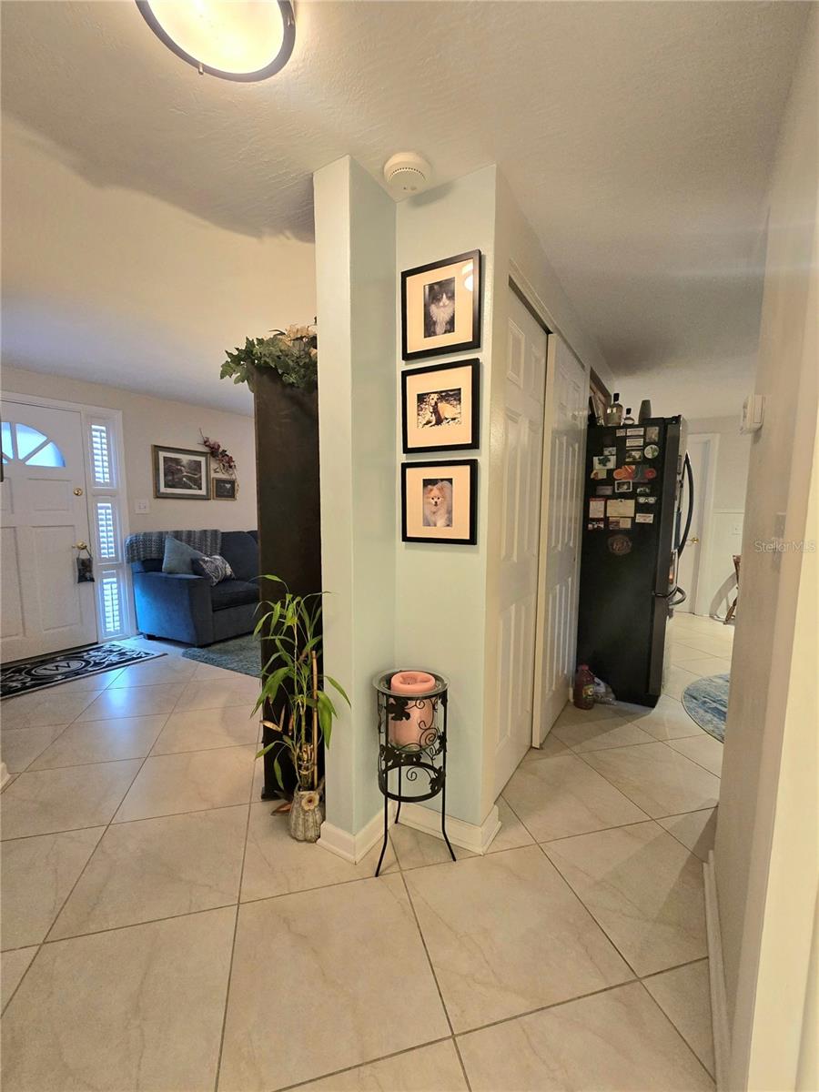 Listing photo id 13 for 7427 Banner Street
