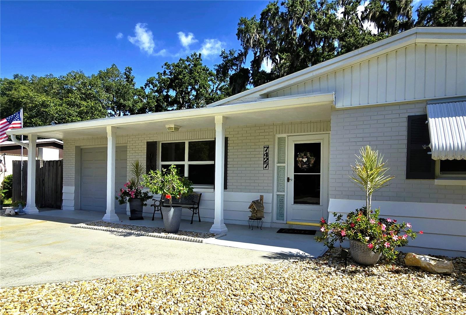 Listing photo id 20 for 7427 Banner Street