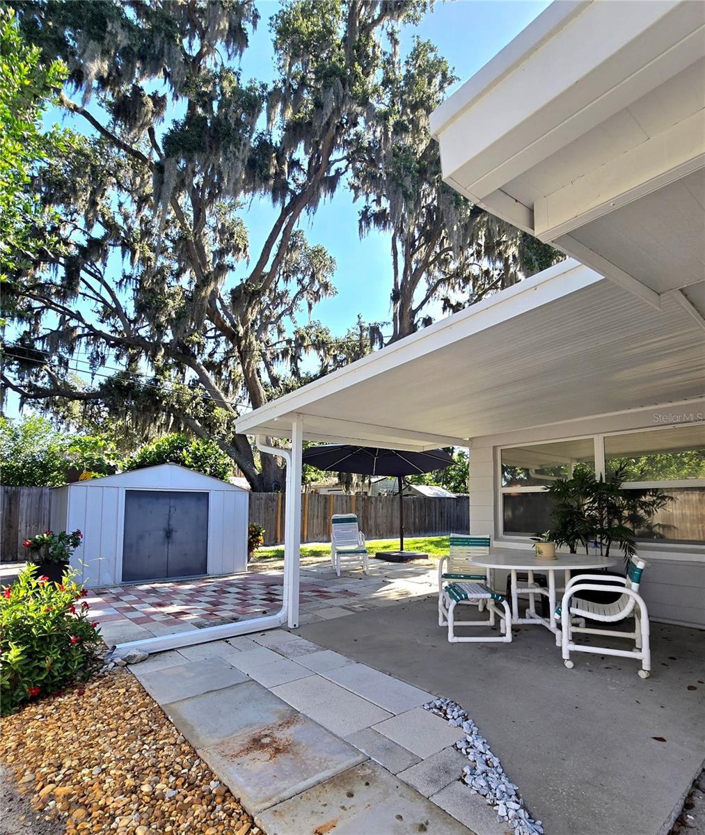 Listing photo id 22 for 7427 Banner Street