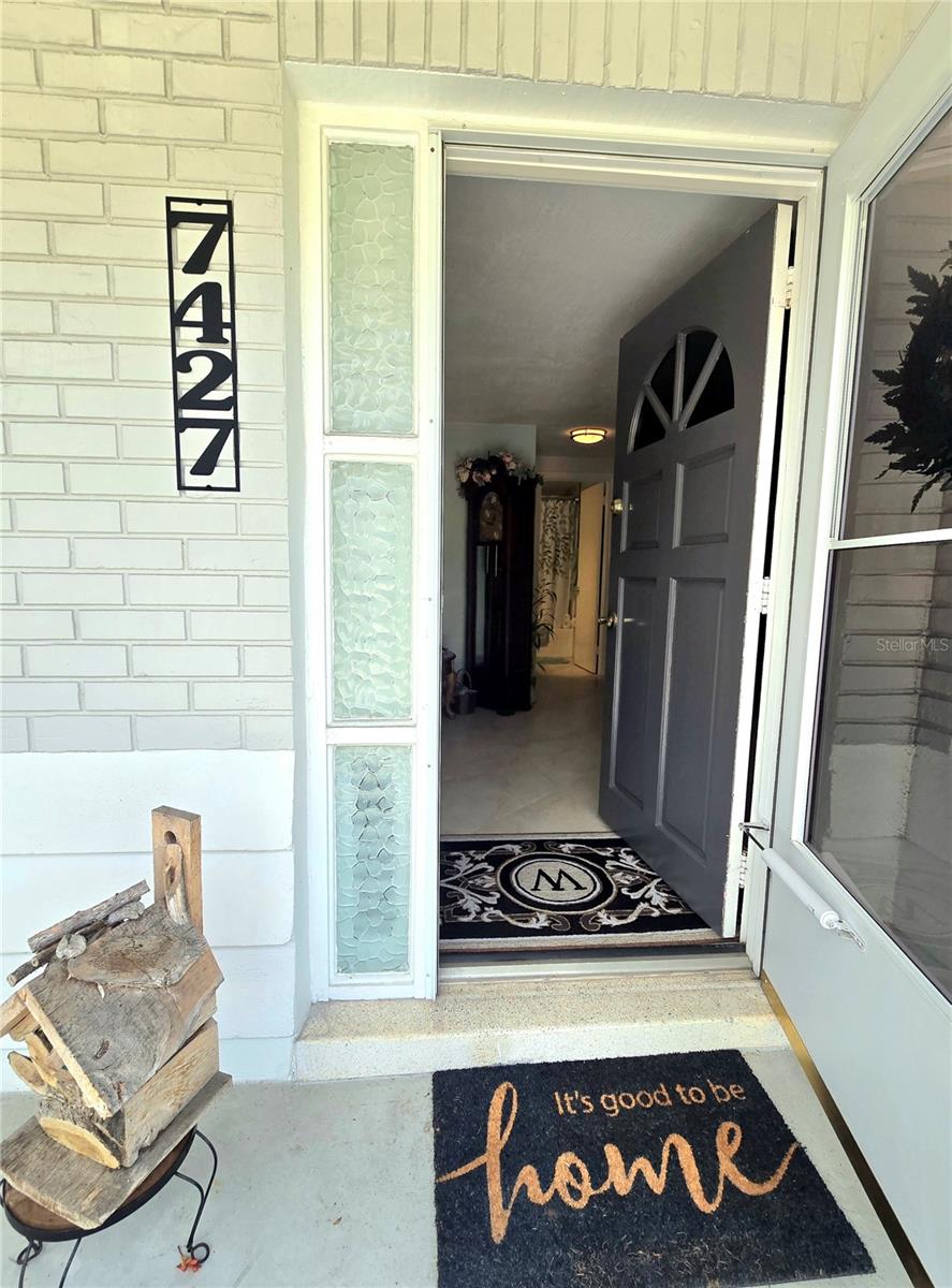 Listing photo id 1 for 7427 Banner Street