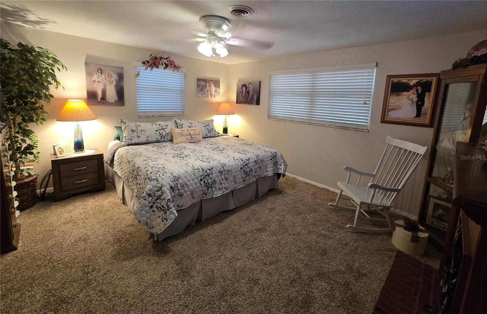 Listing photo id 7 for 7427 Banner Street