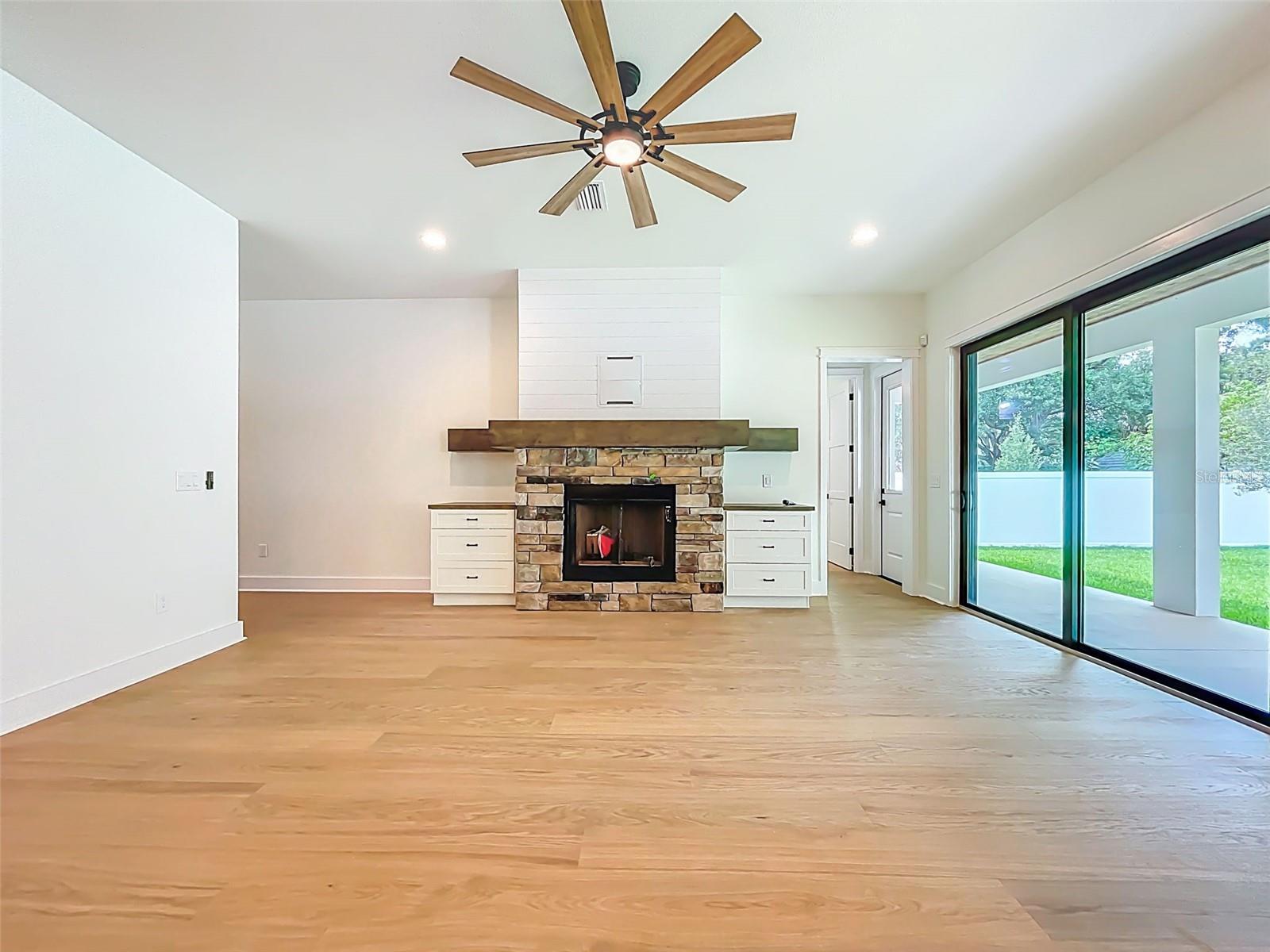 Image 47 of 96 For 1015 Charter Street