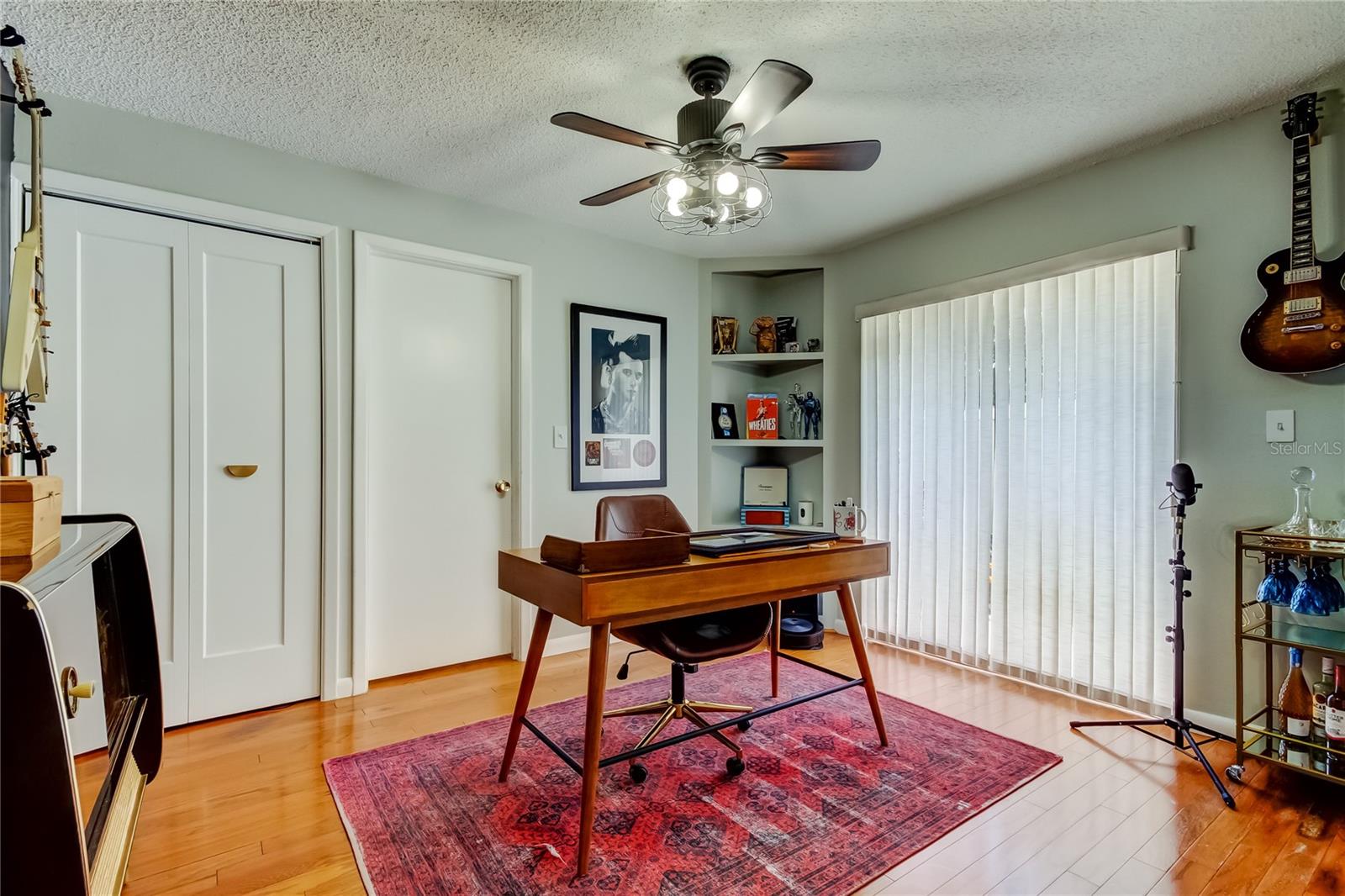 Image 11 of 87 For 604 Knollwood Drive