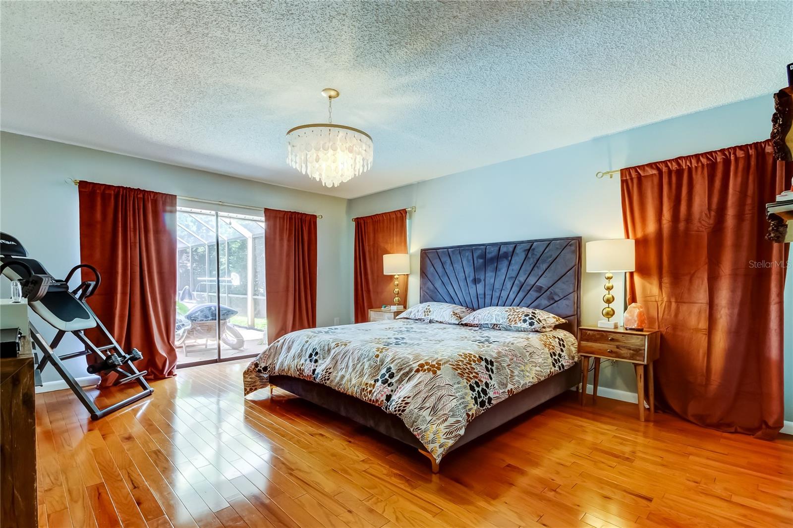 Image 37 of 87 For 604 Knollwood Drive