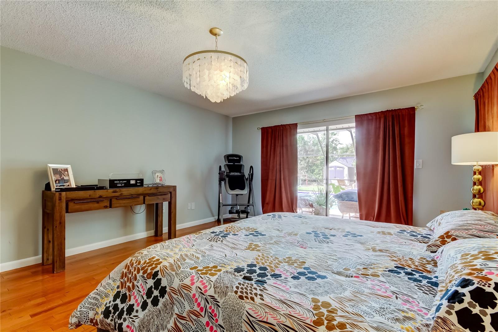 Image 40 of 87 For 604 Knollwood Drive