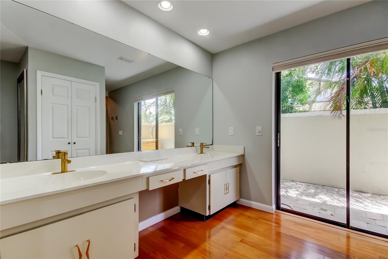 Image 41 of 87 For 604 Knollwood Drive