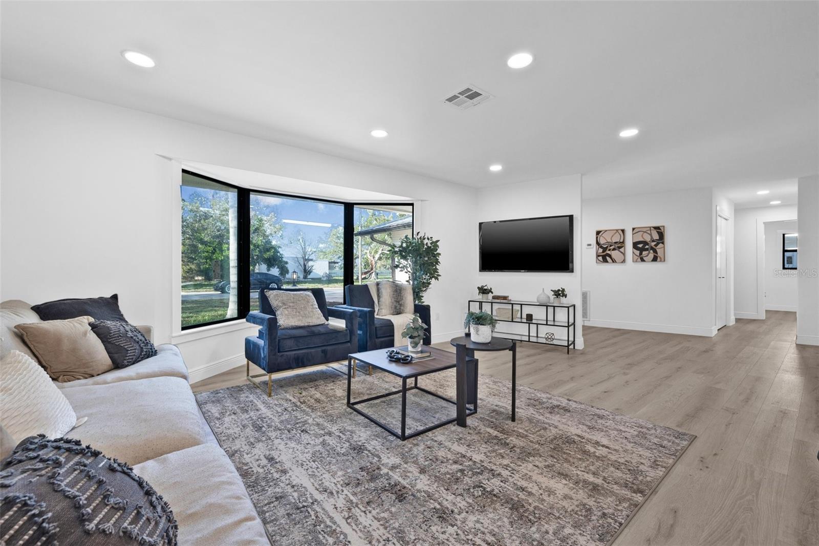 Image 11 of 42 For 4495 Clearwater Harbor Drive S