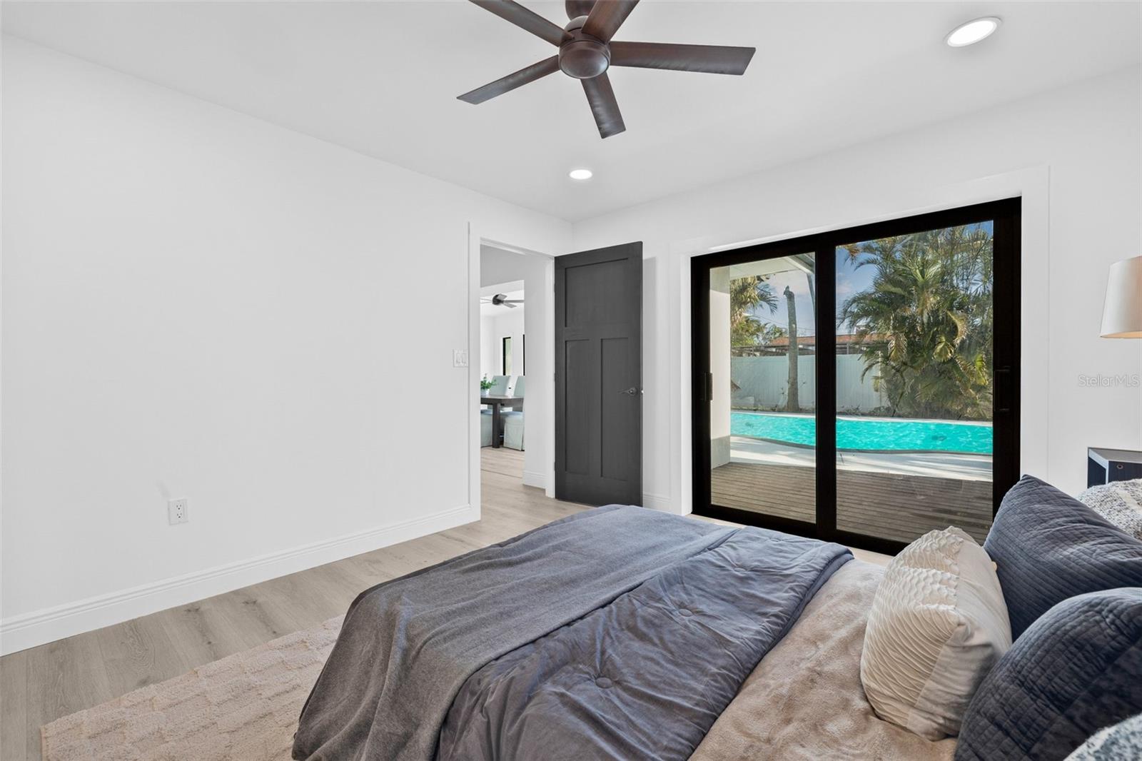 Image 20 of 42 For 4495 Clearwater Harbor Drive S
