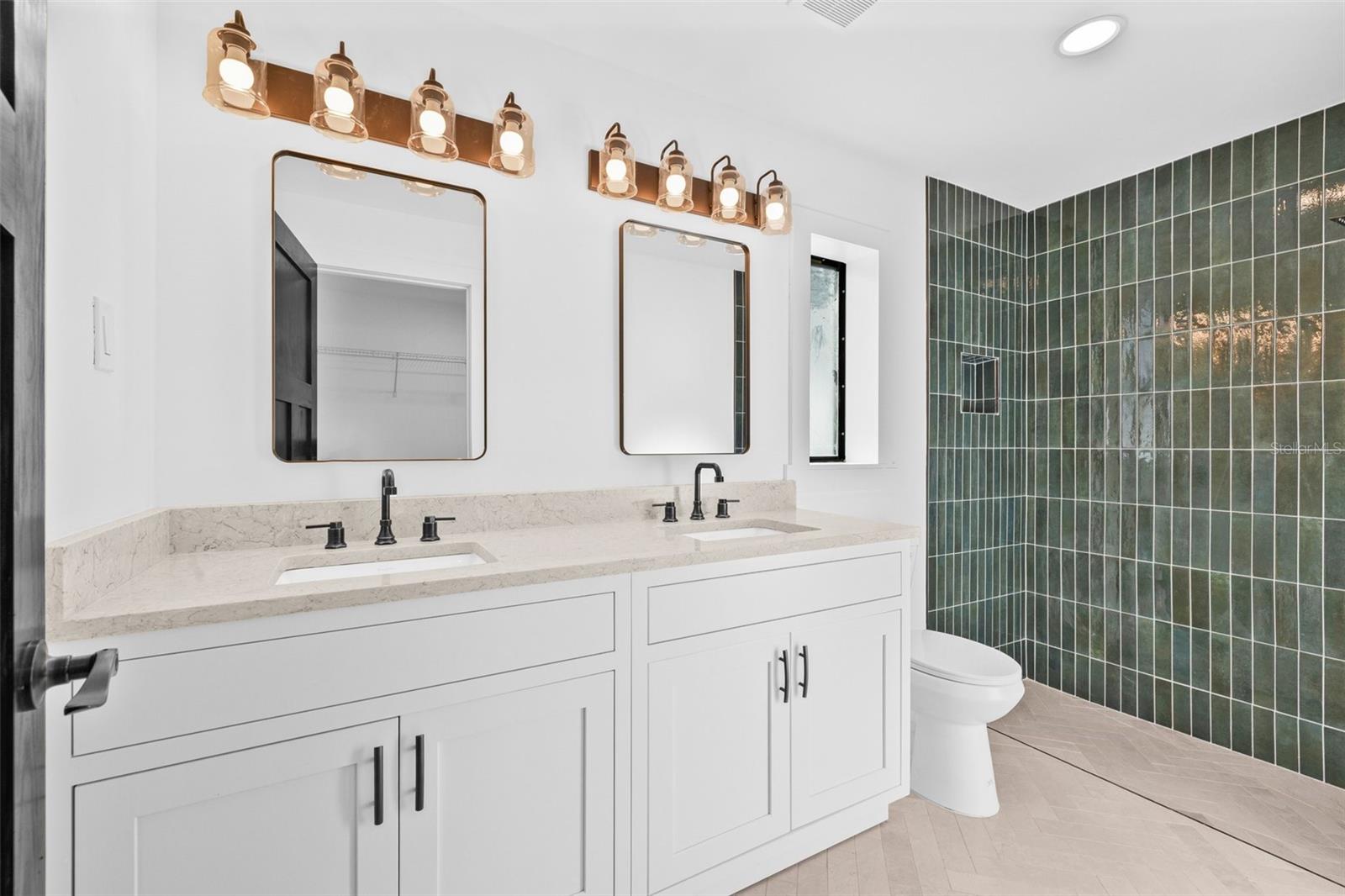 Image 22 of 42 For 4495 Clearwater Harbor Drive S